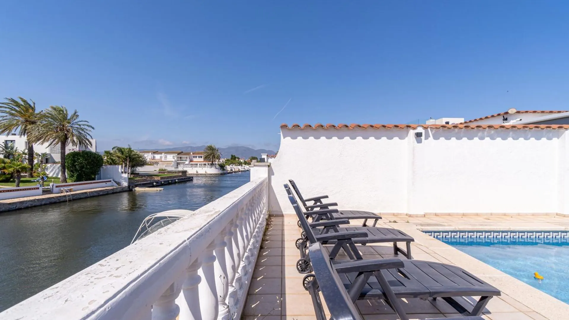 Сasa de vacaciones Jouvacations Villa Noguera Ampuriabrava